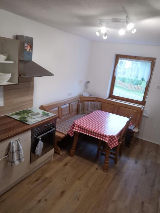 Apartment Auszeit Mit Kueche Viel Ruhe Und Natur Untrasried ภายนอก รูปภาพ