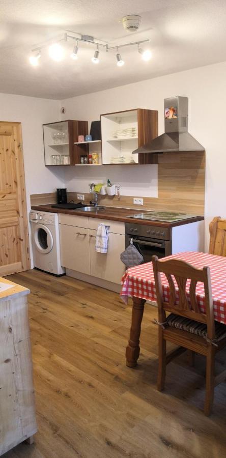 Apartment Auszeit Mit Kueche Viel Ruhe Und Natur Untrasried ภายนอก รูปภาพ